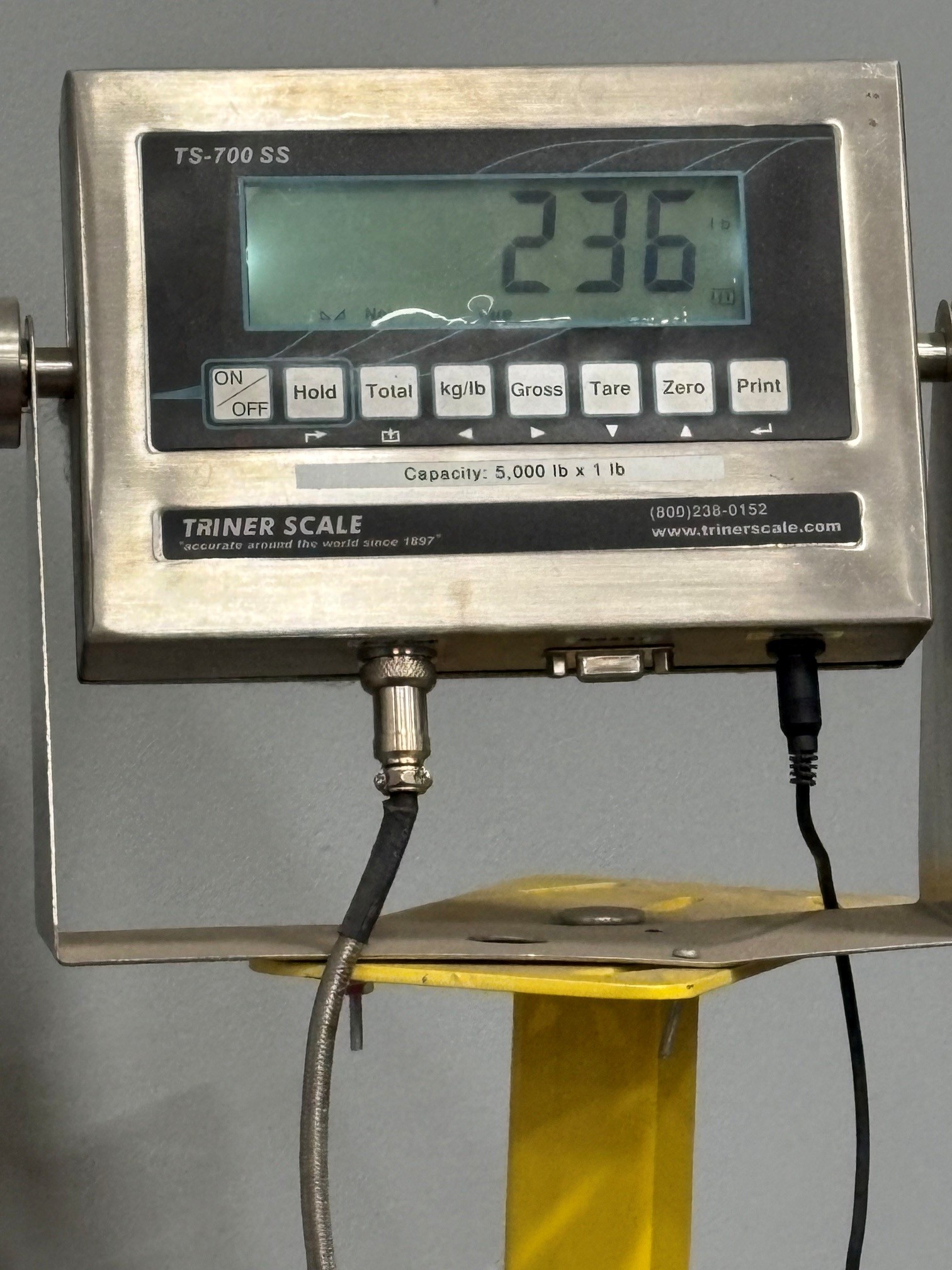 scale showing 226 pounds